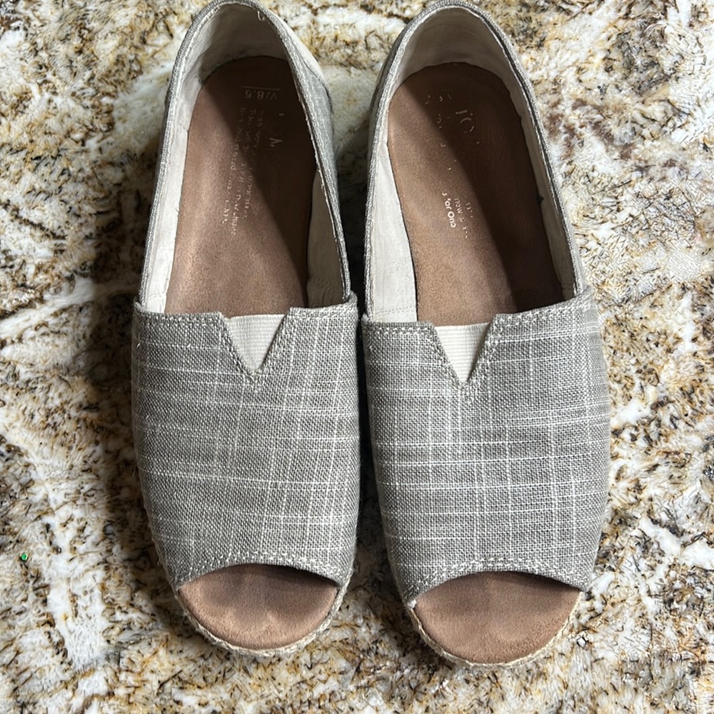Toms